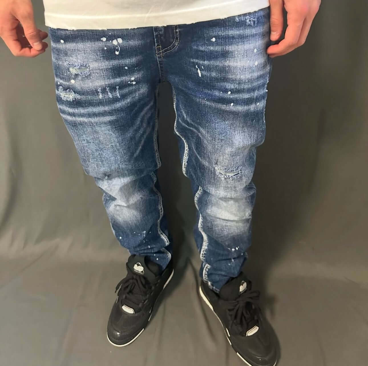 Jeans New Era – Taglio Moderno e Fit Versatile