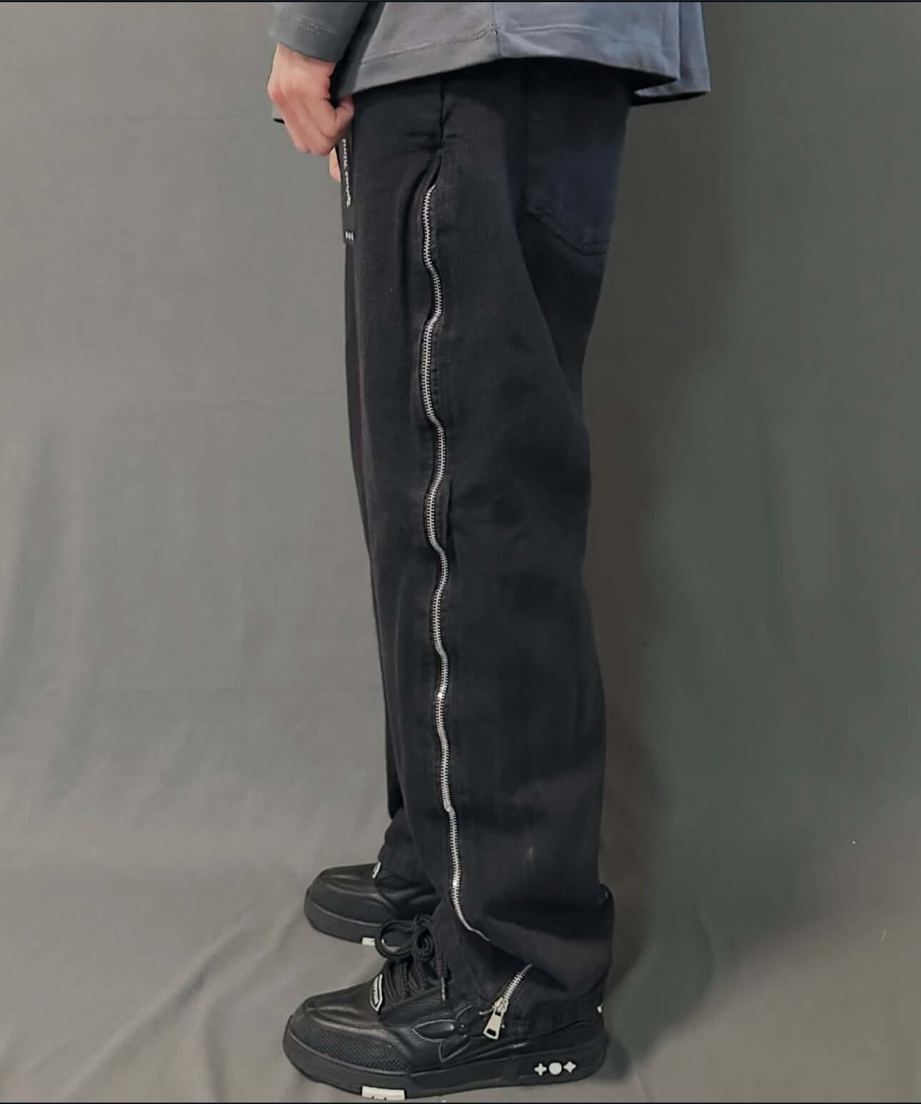 Jeans Zippato Uomo – Vestibilità Regular – Nero – Taglie S-2XL